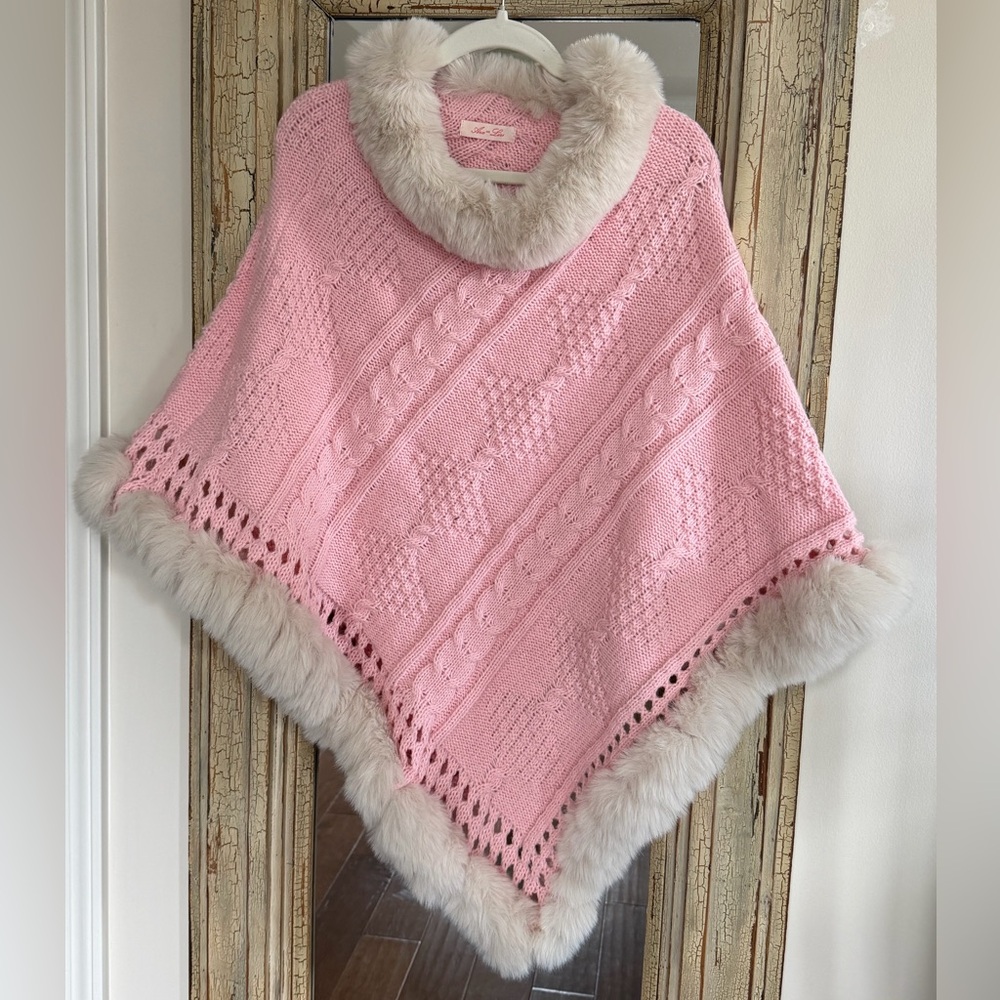 Elegant Pink Knit Poncho with Faux Fur Trim